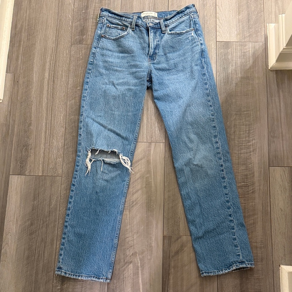 Abercrombie & Fitch The 90s Straight Mid Rise Denim